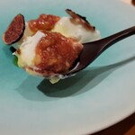 レストラン ナズ - 無花果の葉のアイスクリーム 無花果オイル　無花果チップス
