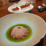 レストラン ナズ - 八千穂漁業の信州サーモン 蕪    サーモン 発酵させた金柑 ルバーブピクルス  １か月熟成信州サーモン ３年目奈良漬