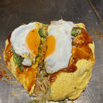 Hiroshima Ryuu Okonomiyaki Teppan Ryouri Gansu - イカ天のアクセントも良いです！