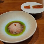 レストラン ナズ - 八千穂漁業の信州サーモン 蕪    サーモン 発酵させた金柑 ルバーブピクルス  １か月熟成信州サーモン ３年目奈良漬