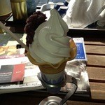 冨士屋 本店 - 餡子つきのソフトクリーム