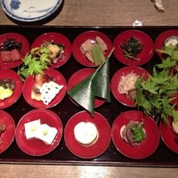 柚子屋旅館・一心居 - お番菜15点盛り☆
                
                GWに母の日プレゼントで、母からリクエストされた柚子屋さんの「鯛柚子鍋膳」。まずは、おばんざいから！一品一品が上品！ちょっと贅沢なランチ！(๑ʾڡʿ๑)