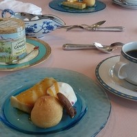 ボヌール・ブッソール3373 - デザート。そばにある綺麗な入れ物は、フランス産の塩が入っています。間違えて一緒に写してしまいました。(^-^