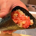 横浜 鮨 ふくじゅ - ねぎとろと牛蒡の手巻き寿司