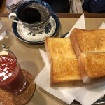六曜社珈琲店 - コーヒー/トースト/野菜ジュース（640円）