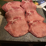 飛騨牛一頭家 馬喰一代 県庁東 - 極上タン