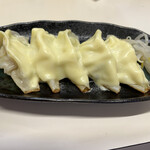 栄福 - チーズ餃子