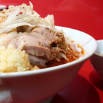 ラーメン二郎 - ラーメン半分＋ＳＫ＋ニンニク多め＋白ネギ