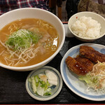 八重丸 - 味噌ラーメン定食920円