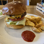 HARU Diner - チェダーチーズのバーガー