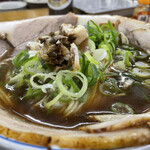 大豊ラーメン - 黒豚チャーシュー麺。