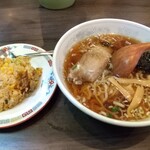 Chuugokuryouri Nojima Shokudou - のりラーメン+半チャーハン 990円