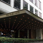 KEIO PLAZA HOTEL TOKYO - 正面エントランス