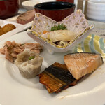 メルキュール - さんま、銀鮭、しゅうまい、蓮根と鶏肉の梅仕立て、鯛しゃぶ