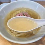 中華飯店 キンサン - のどぐろ塩麺スープ