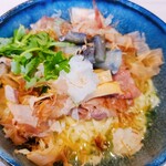 きりん食堂 - 鰹節の下も綺麗～