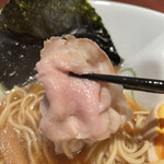 酒肴場 屯 - 低温調理の豚肉は、松茸やまぐろの繊細な味を邪魔しないように極薄スライス