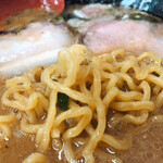じゅんちゃんラーメン - ちぢれ麺