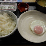 なか卯 - 目玉焼き朝定食