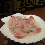 産直屋 たか - 最初は千葉産のアサリ。生きている回をその場でむき身に。