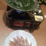 産直屋 たか - 旬のほたるイカ。ワカメのだし汁でしゃぶしゃぶ。そのままでも絶品！