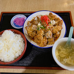 中華定食 笑飯店 - 油淋鶏定食　825円税込