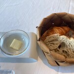 ル・ニコ・ア・オーミナミ - パン３種オリーブオイルとバター添え