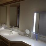 あさば - シンクは 2つ 鏡は 3つ