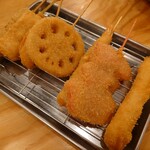 Kushikatsu Tanaka - 定番5本盛り(790円)紅生姜(160円)エビ(250円)