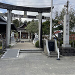 Furutsushoppu Aomoriya - 近くに素敵な神社がありました。