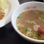 Ramen Gaki Daishou - スープも味噌汁茶碗2配分はありました。