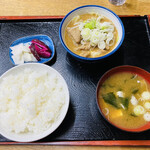 たまおか食堂 - 「もつ煮定食」700円税込み♫ リーズナブル♪