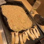 Tsukishima Monja Okonomiyaki Makoto - エリンギバターも