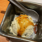 藏尾ポーク しゃぶしゃぶ直営店 - おツレは、辻利の煎茶アイス　大人のアイスって感じ