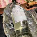 藏尾ポーク しゃぶしゃぶ直営店 - 白ワインはアルゼンチンのワイン　エレメントストロンテス