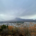 たぬき茶屋 - 店から見える富士山、天候悪く残念。