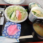 味いちもんめ - サラダ、茶碗蒸し、冷奴、味噌汁、漬物、ご飯