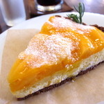 fika. - マンゴーのタルト