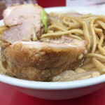 ラーメン二郎 - 今日は豚メインです。