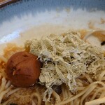 ラムそば専門店 一誠 - 梅干しととろろ蕎麦を追加