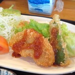 くつろぎ亭ひこべえ  - アジフライが隠れて見えない(^^;