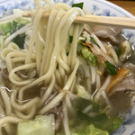 沖縄そば屋 - 麺 lift up