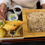 町鮨とろたく - 天ぷらもボリュームあり