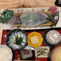 対馬のどぐろとイカ活き造り 博多 魚蔵 都ホテル店 - 