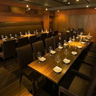 A space that can be reserved reserved a private room or as a whole.