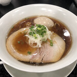 創作麺工房 鳴龍 - 醤油拉麺¥1,000（味玉サービス）