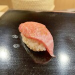 日本橋蛎殻町 すぎた - 中トロの血合いぎし握り