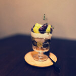 クロラボ - 巨峰とシャインマスカットのパフェ