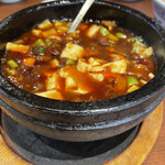 中華美食屋 - 名物の石焼き麻婆豆腐