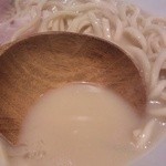 麺と心 7 - 重たいスープ